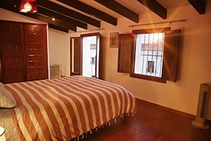 3 habitaciones, tabla de planchar con plancha y wifi 