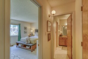 3 bedrooms, iron/ironing board, free WiFi, bed sheets - Pristine Pines: Bright Uptown Condo w/ Cozy Fireplace, Large Deck, Mountain Views, Walk to Amenities (Pagosa Springs)