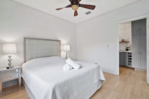 4 sovrum, skrivbord, strykjärn/strykbräda och gratis wi-fi