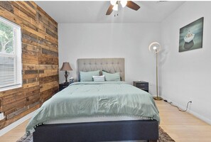 4 bedrooms, desk, iron/ironing board, free WiFi