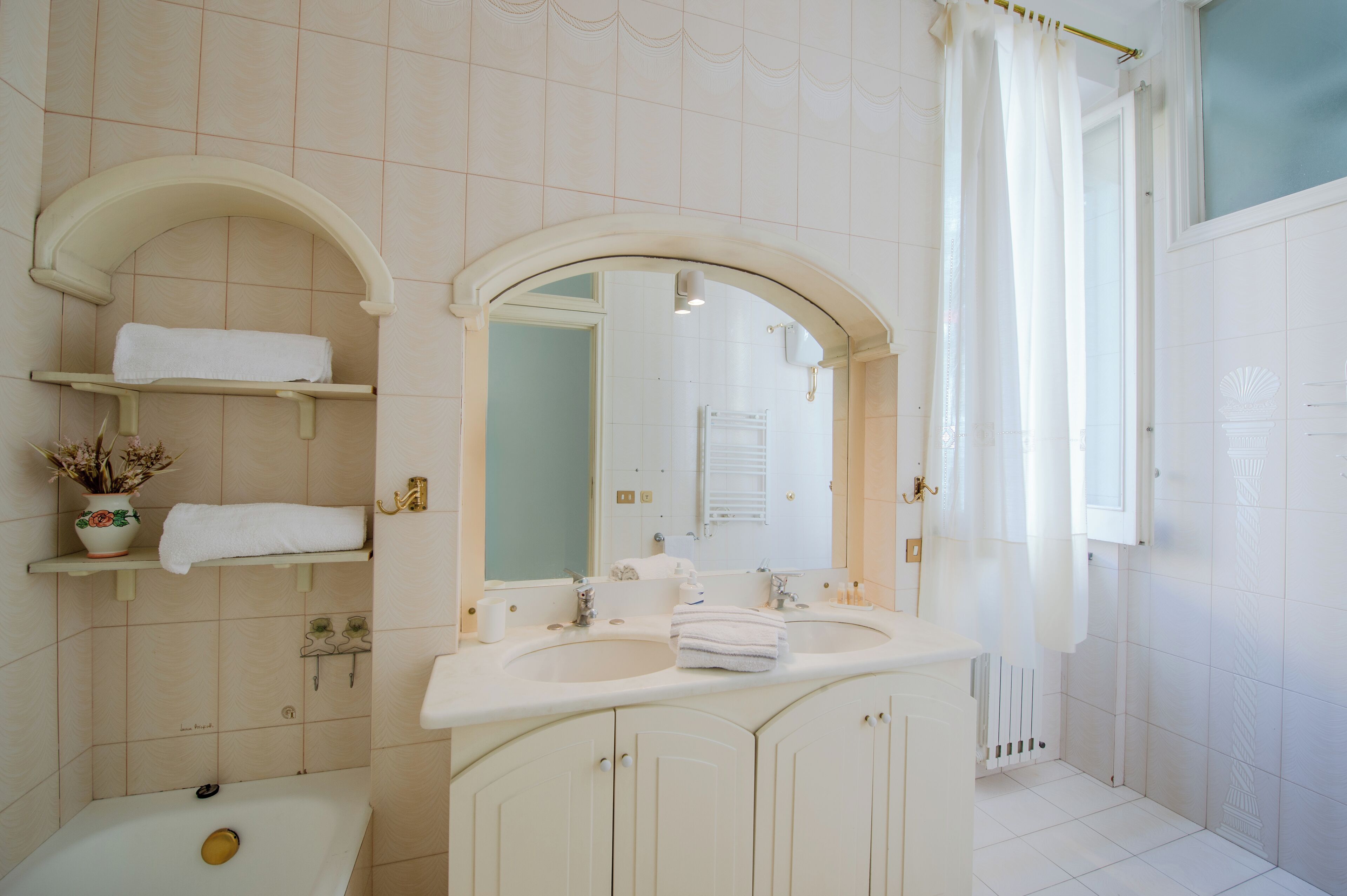 Doccia, asciugacapelli, bidet, asciugamani