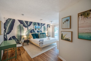 6 habitaciones, escritorio y tabla de planchar con plancha 