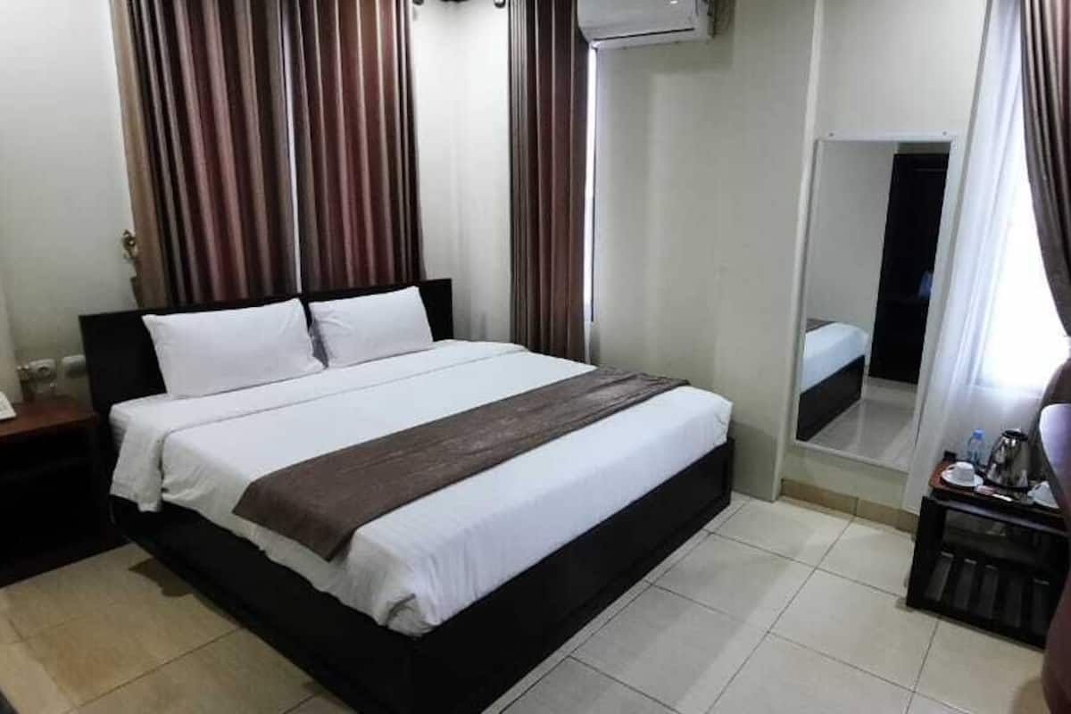 Business Double Room | Free WiFi, bed sheets