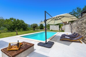 Piscine extérieure, piscine chauffée