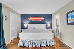 2 bedrooms, iron/ironing board, free WiFi, bed sheets - 3C Mariners Walk by AvantStay | Beach & Pool Access, Enclosed Porch (Isle Of Palms)