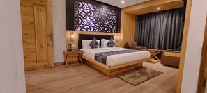 Deluxe Room | Free WiFi - Hotel Queen Plaza (Dehradun)