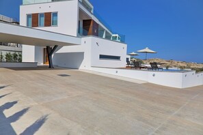 Exterior - Sea Pearl Beachfront Villa (Ayia Napa)