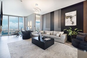 TV - Modern 4BR+M w/ Beach Access at Address JBR (Dubai)