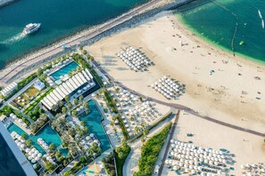 Beach - Modern 4BR+M w/ Beach Access at Address JBR (Dubai)