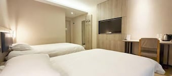 Meet Maple Hotel