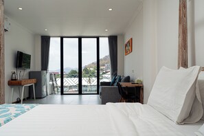 Deluxe Double Room, Sea View | 1 bedroom, free WiFi