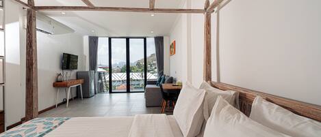 Deluxe Double Room, Sea View | Free WiFi
