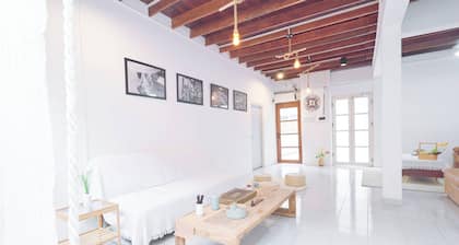 4 Bedroom/5 Beds Villa Din Daeng BKK