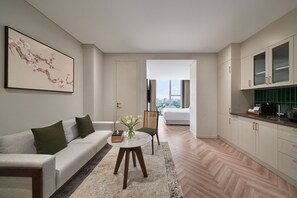 Studio Premier | Minibar, in-room safe, desk, laptop workspace - Epic Tower Swiss-Belresidences Hanoi (Hanoi)