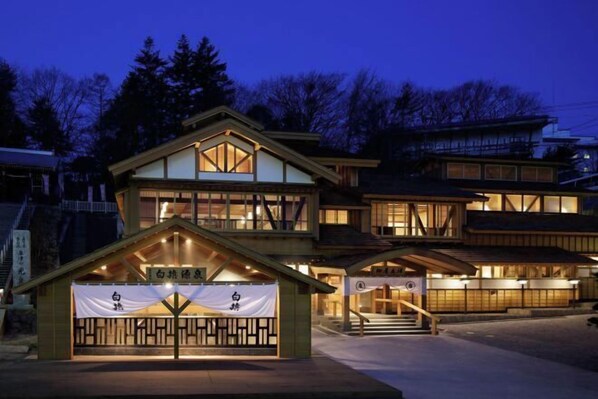 الإطلالة من المنشأة