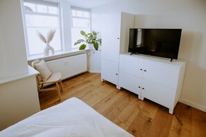 1 chambre, fer et planche à repasser, Wi-Fi, literie fournie