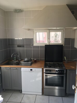 Private kitchen - Maison 6-8 Personnes à 15 Minutes de Paris (Sannois)