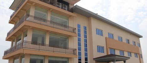 Fachada de la propiedad