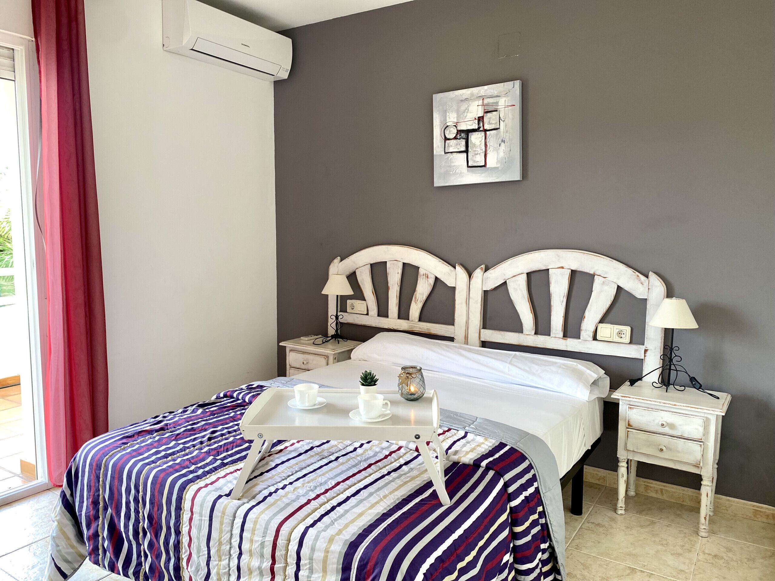 1 chambre, fer et planche à repasser, Wi-Fi gratuit, draps fournis
