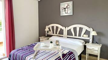 1 chambre, fer et planche à repasser, Wi-Fi gratuit, draps fournis