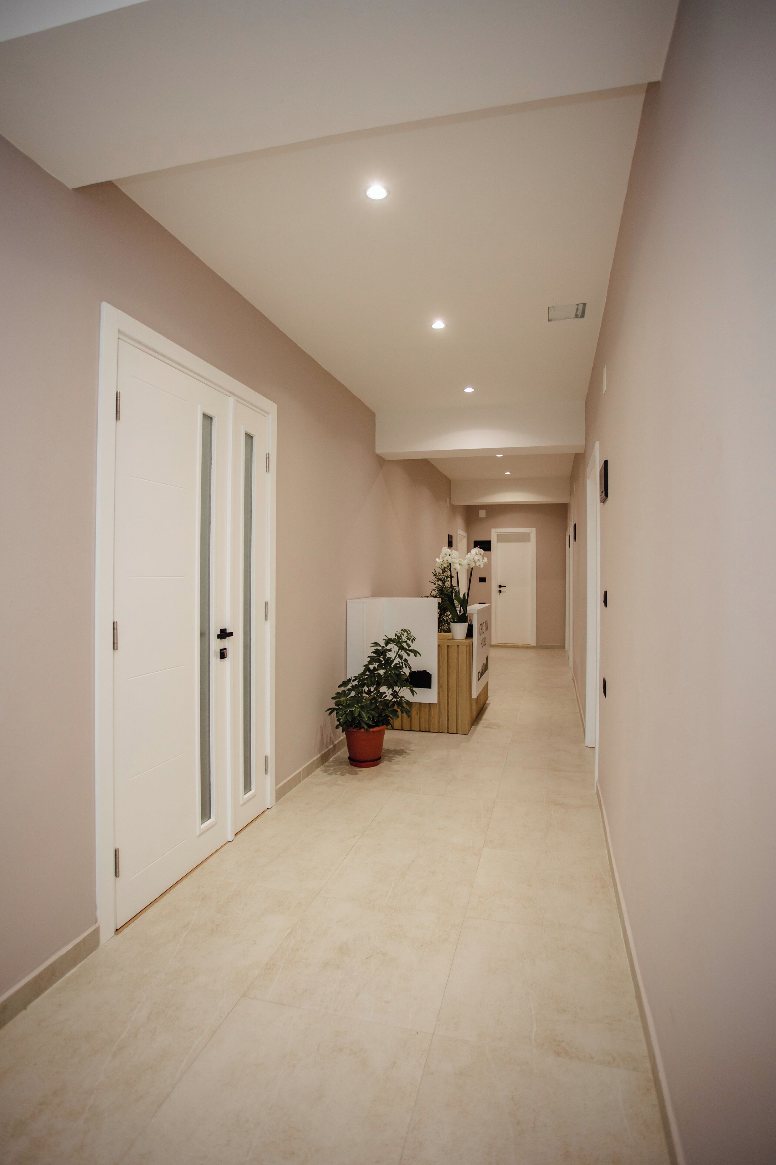 ฝ่ายต้อนรับ