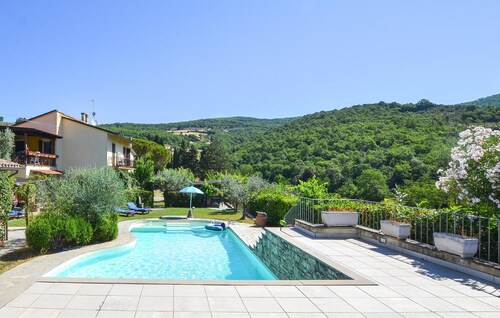 Gorgeous apartment in Arezzo with outdoor swimming pool