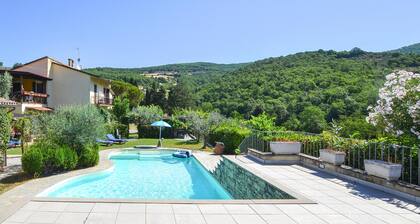Gorgeous apartment in Arezzo with outdoor swimming pool
