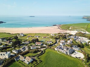 Beach - Attractive cottage two minute walk to the beach, dog friendly, parking (Harlyn)