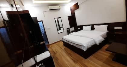 HOTEL RANA INN