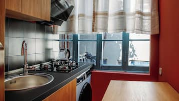 Studio Apartment in the Old Town | Ruokailu omassa huoneessa