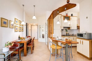 Family Apartment, 1 Bedroom, Balcony, Sea Facing (Gabri By The Sea with Balcony and) | Dining - Gabri By The Sea With Balcony and Shared Garden (Diano Marina)