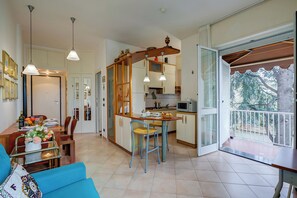 Family Apartment, Multiple Bedrooms, Sea Facing (Gabri By The Sea) | Interior - Gabri By The Sea (Diano Marina)