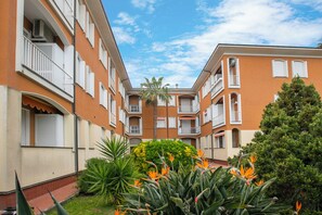 Departamento familiar, varias habitaciones, frente al mar (Gabri By The Sea) | Exterior