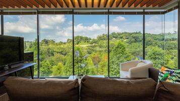 Signature Room, Mountain View | Living area