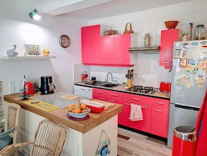 Kühlschrank, Mikrowelle, Geschirrspüler