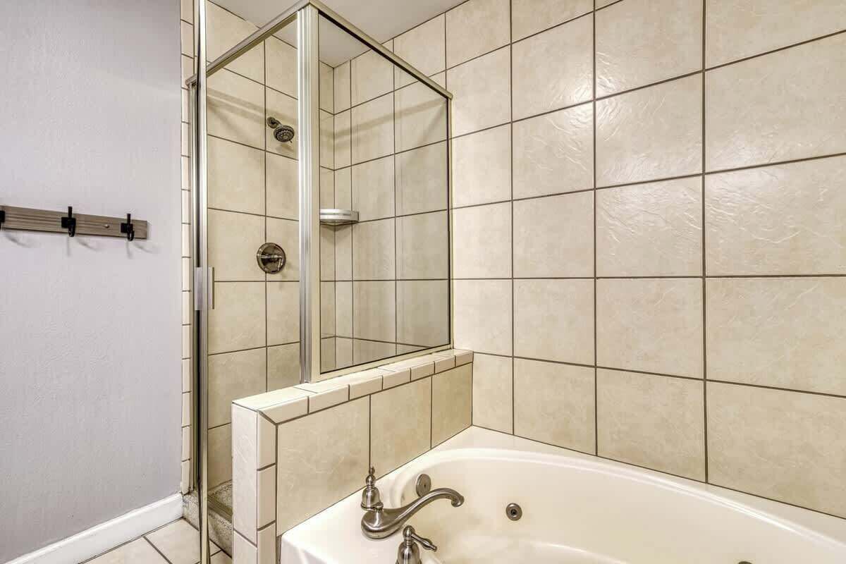 淋浴设施、洗发水