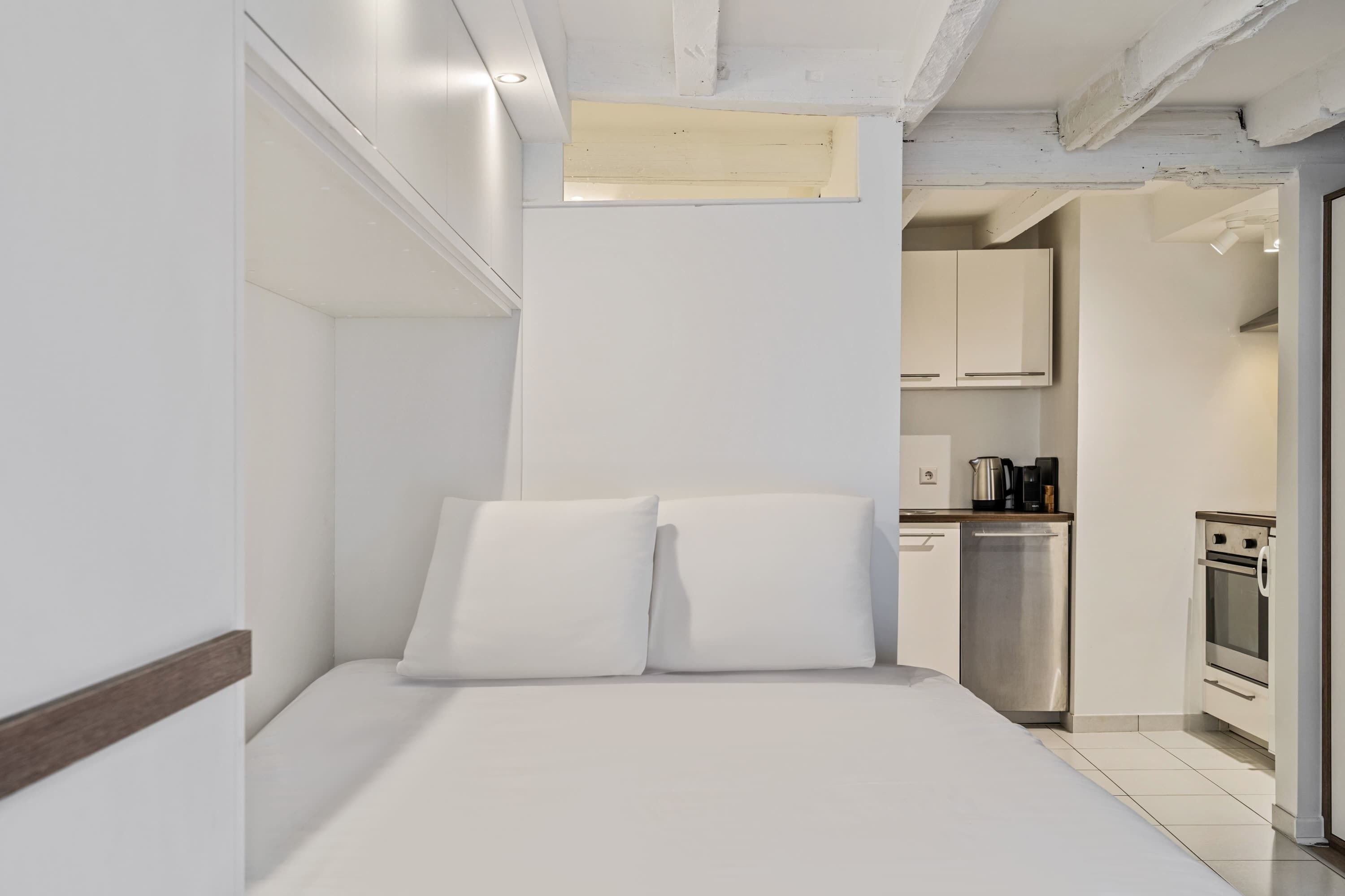 Skrivebord, strygejern/strygebræt, Wi-Fi, sengetøj