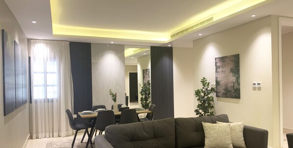 Design-huoneisto, 3 makuuhuonetta | Oleskelualue | Taulutelevisio