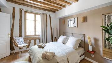 4 slaapkamers, een strijkplank/strijkijzer, wifi, beddengoed