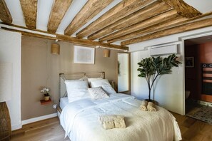 4 Schlafzimmer, Bügeleisen/Bügelbrett, WLAN, Bettwäsche