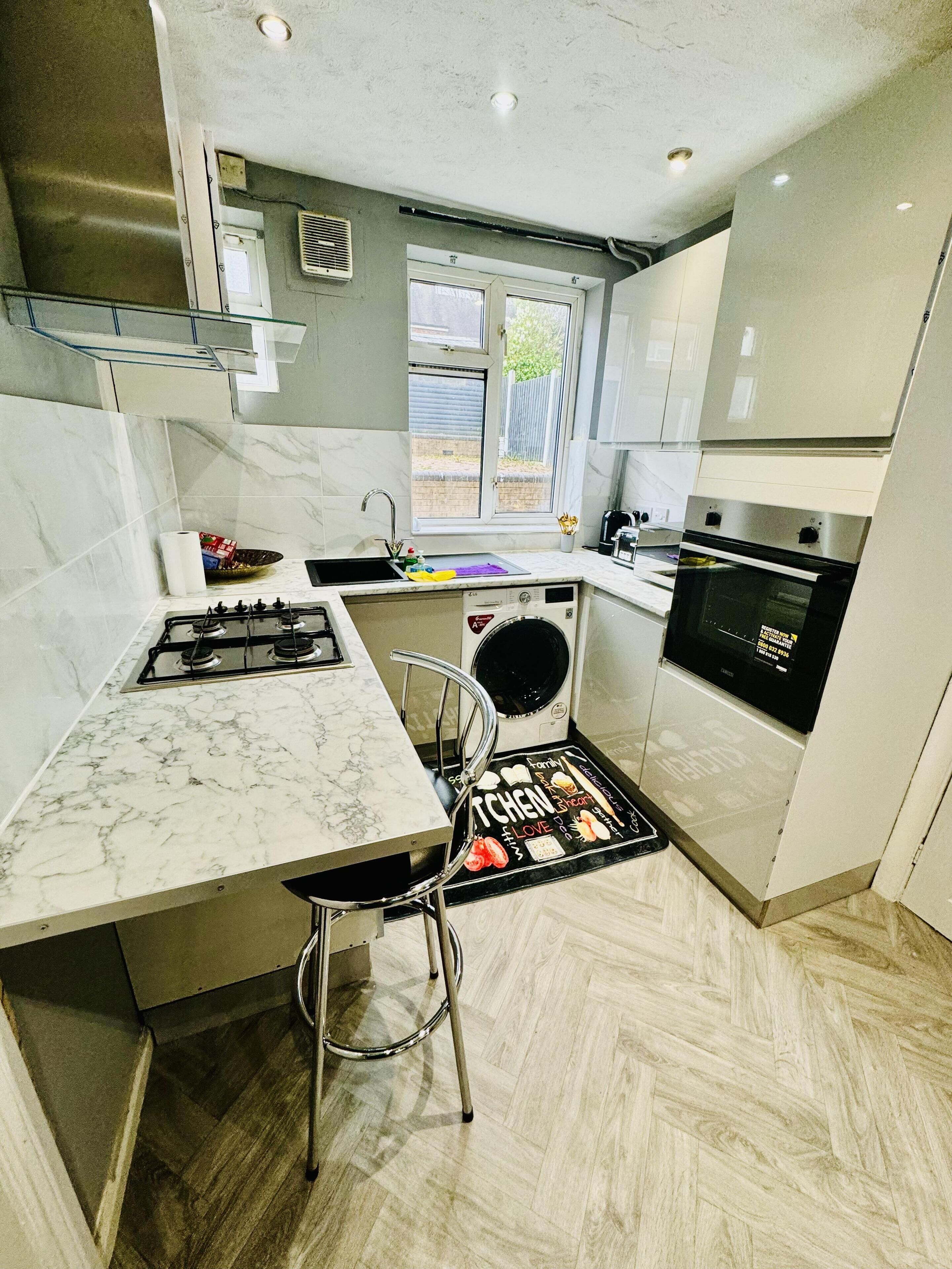 Ferienhaus | Eigene Küche | Kühlschrank, Mikrowelle, Ofen, Herdplatte