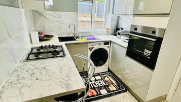 Ferienhaus | Eigene Küche | Kühlschrank, Mikrowelle, Ofen, Herdplatte
