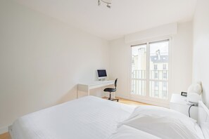 2 slaapkamers, een bureau, wifi, beddengoed