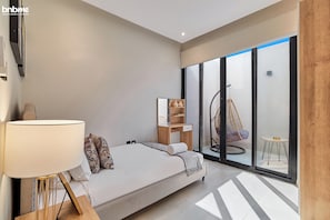 Apartamento | 3 quartos, cofres nos quartos, ferros/tábuas de passar roupa