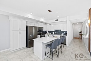 Fridge, microwave, oven, stovetop - Book your beautiful apartment now and get your Christmas gift! (Kissimmee)