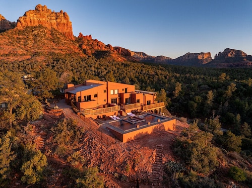 Quail Ridge - Heated Pool & Spa, View Deck, Games