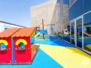 Apartment (2 Bedrooms) | Children’s activities - Luxury Skygardens Gorgeous 2B (Dubai)