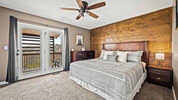 6 bedrooms, desk, iron/ironing board, travel crib