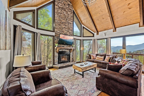 Wide open living room with views!