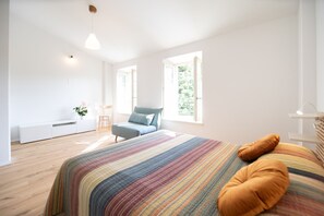 2 bedrooms, iron/ironing board, travel cot, free WiFi